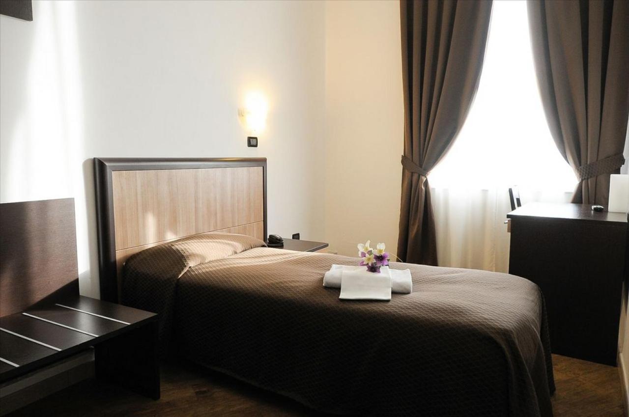 Hotel Chopin Genoa Ngoại thất bức ảnh